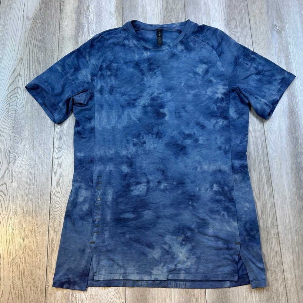Lululemon Shirt Mens Medium Blue Tie Dye Always Agile Training Performance Gym *